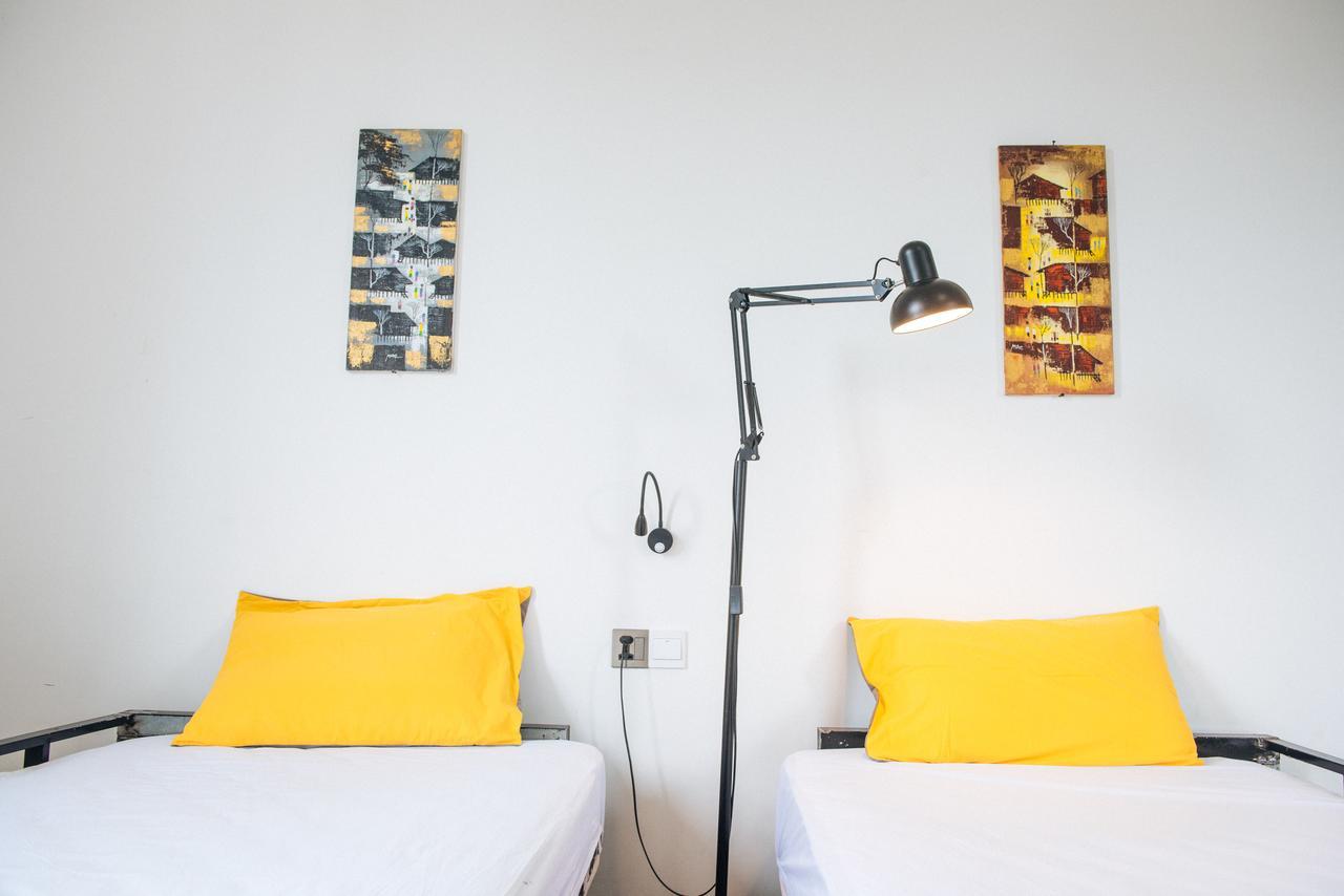 Dengba Hostel Yangon Ngoại thất bức ảnh