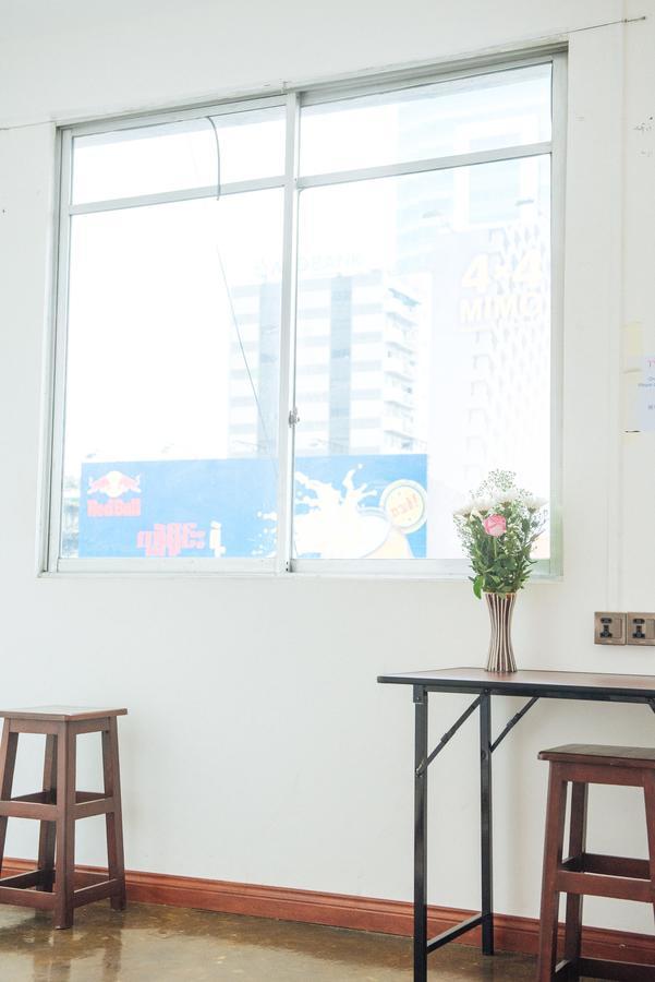 Dengba Hostel Yangon Ngoại thất bức ảnh
