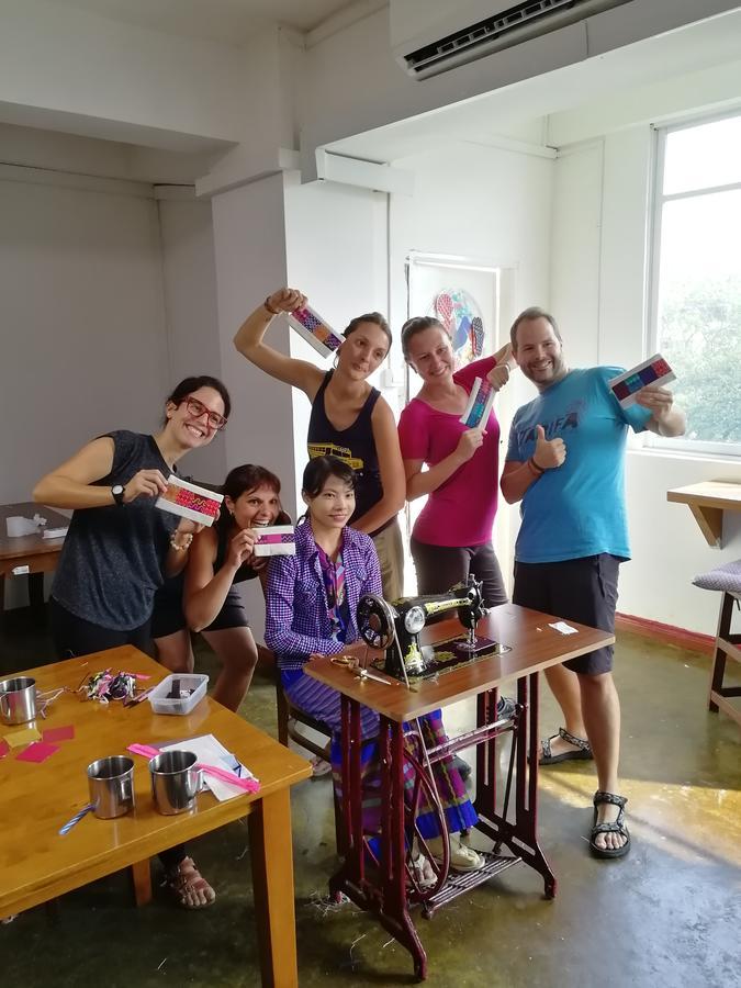 Dengba Hostel Yangon Ngoại thất bức ảnh