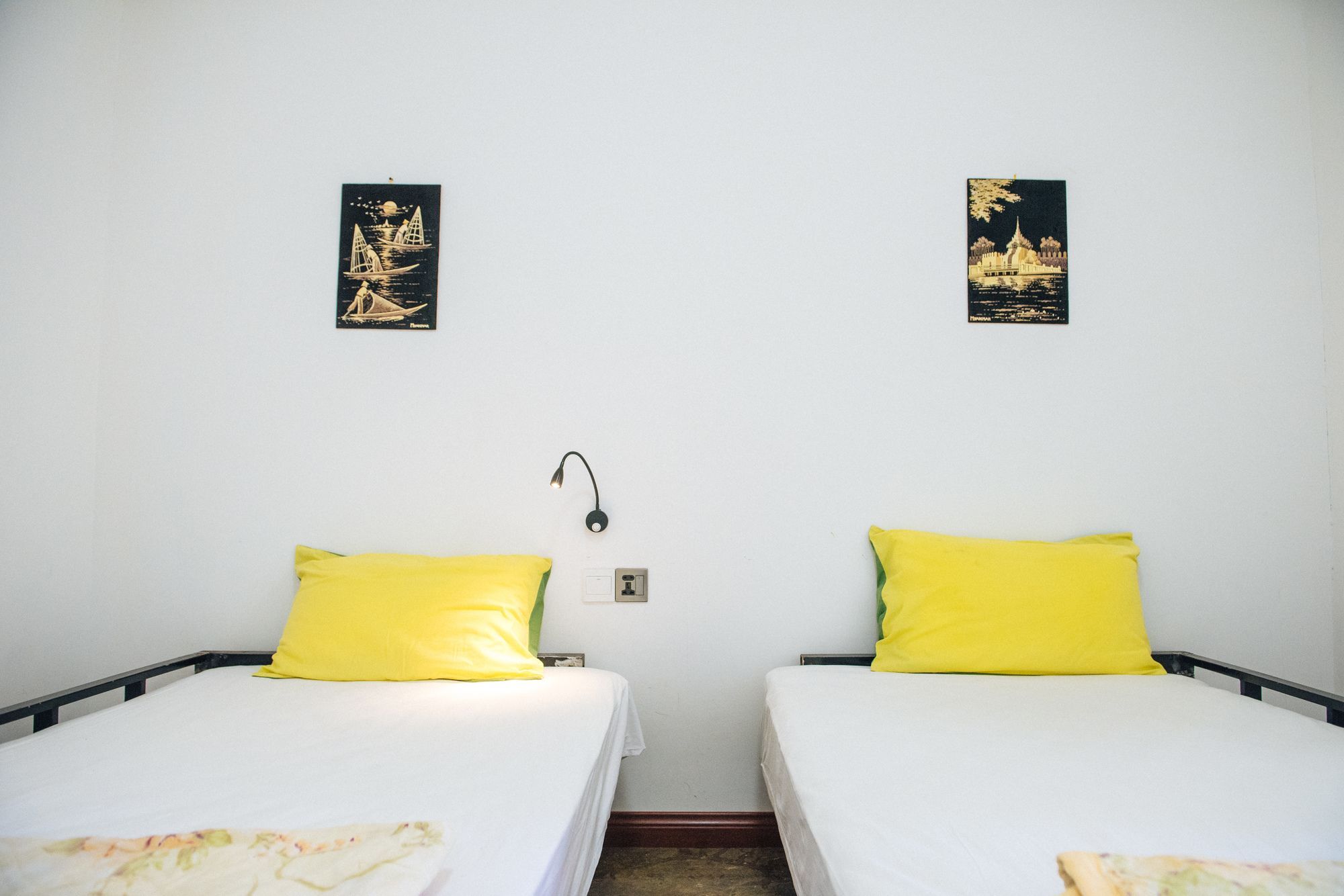 Dengba Hostel Yangon Ngoại thất bức ảnh